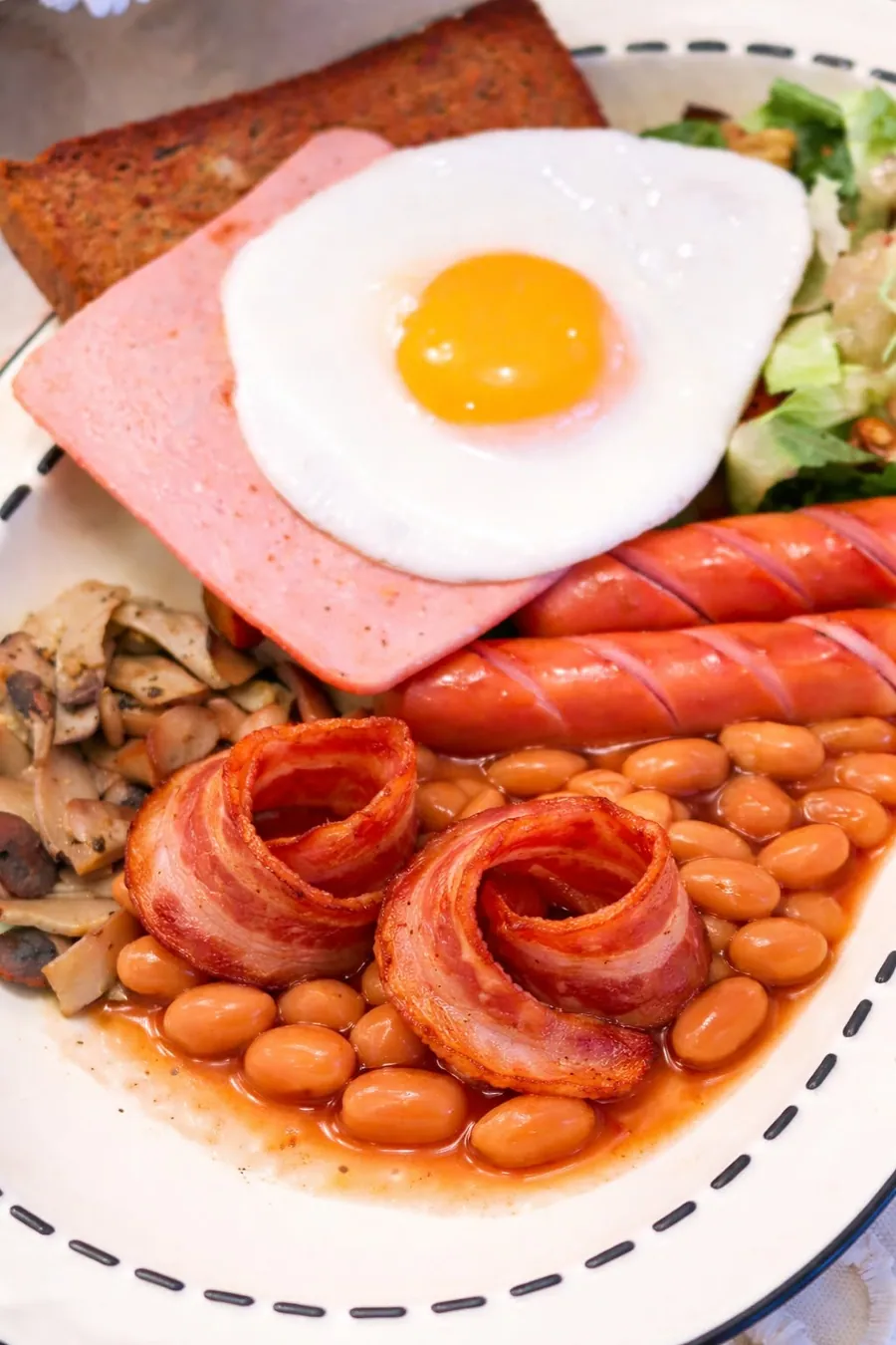 English Breakfast ของ The Catch Up Bakeroom ลาดกระบัง