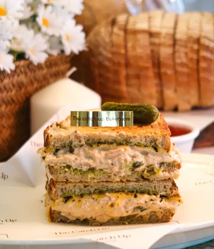 Tuna Melt ซาวโดว์แซนด์วิชของ The Catch Up Bakeroom